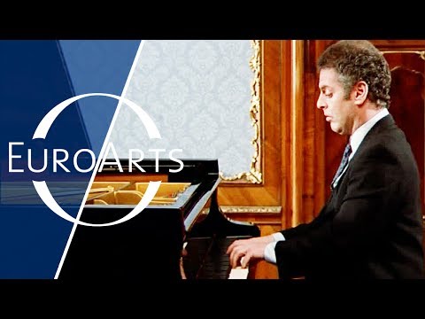 Beethoven: Piano Sonata No. 13 in E-flat Major, Op. 27, No. 1